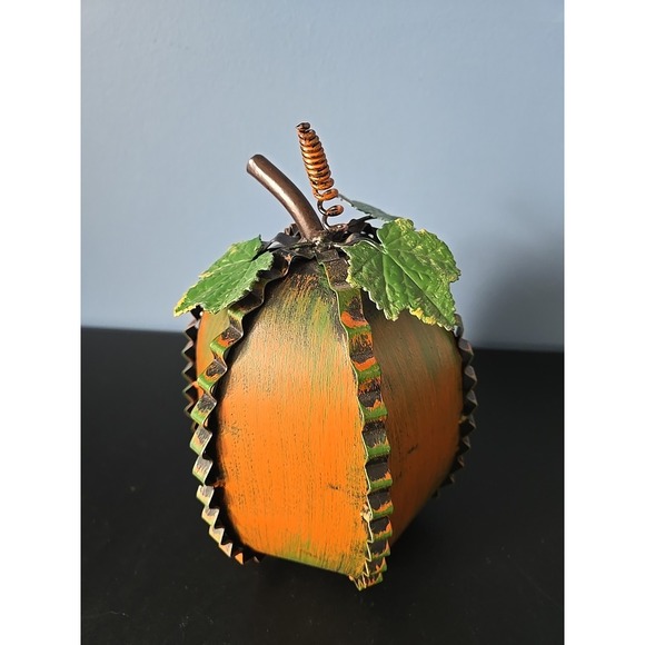 The Unbranded Brand Other - Metal Fall Harvest Pumpkin with Leaves ~ Tabletop‎ Centerpiece Home Decor